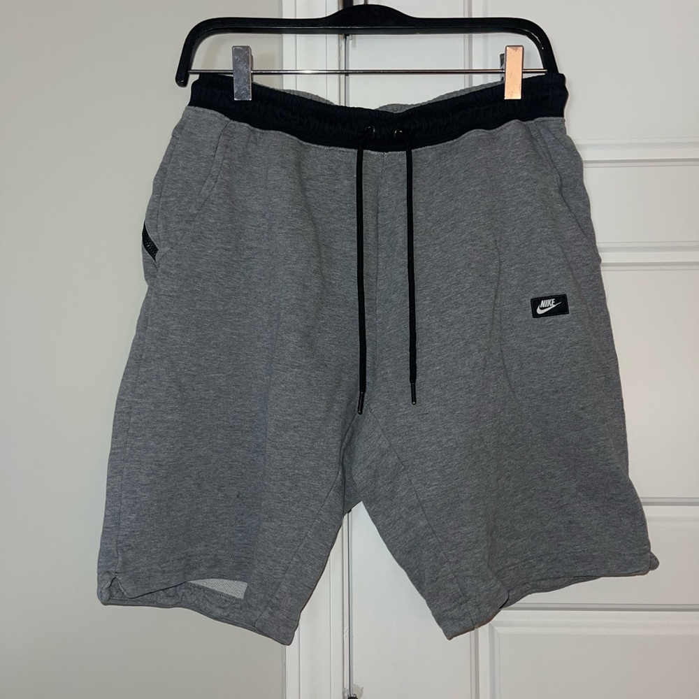 Nike Men's Athletic Shorts in Gray and Black